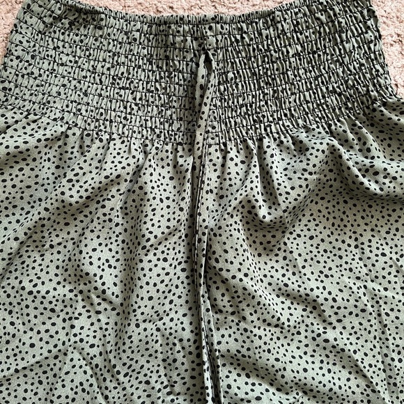 Green Dalmatian Print Shorts - Picture 7 of 10